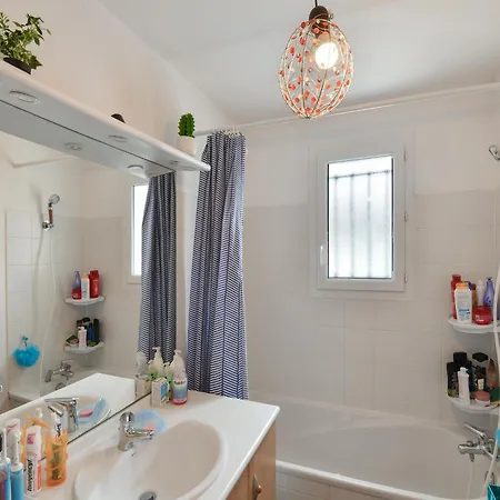 Zen In Shared With Pool Owner-on Site Saint-Medard-de-Guizieres